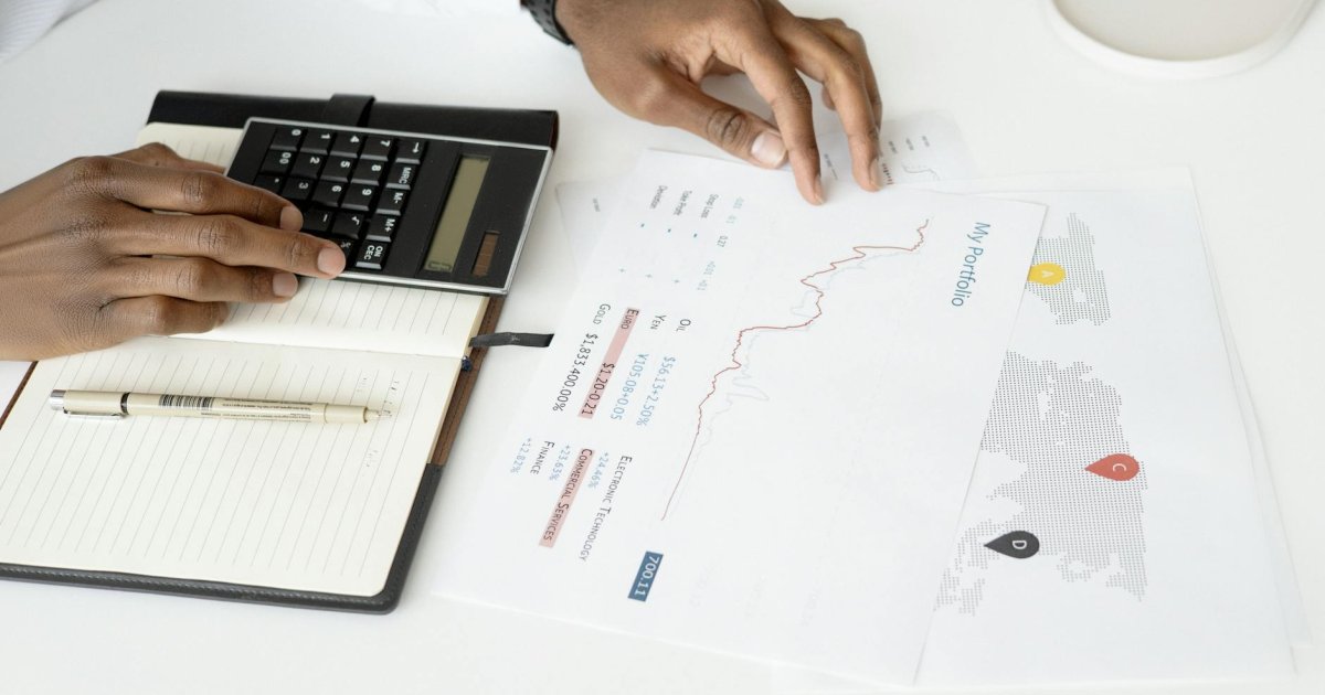 Transformando Custos em Oportunidades: A Revolução da IA nas Finanças de Pequenos Negócios